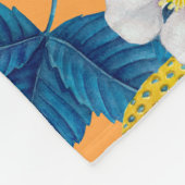 Gelbe Erdbeeren auf Orange Fleecedecke (Ecke)