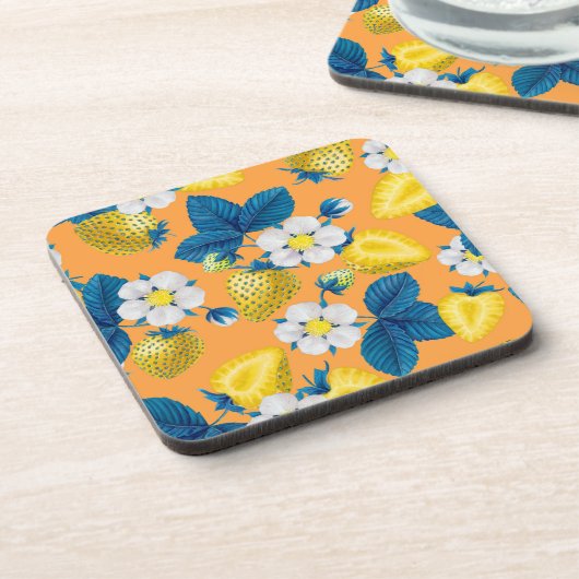 Gelbe Erdbeeren auf Orange Getränkeuntersetzer (Linke Seite)