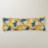 Gelbe Erdbeeren auf Orange Seitenschläferkissen (Rückseite)