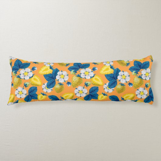 Gelbe Erdbeeren auf Orange Seitenschläferkissen (Vorderseite)