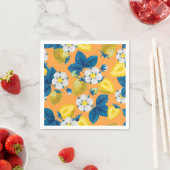 Gelbe Erdbeeren auf Orange Serviette (Beispiel)