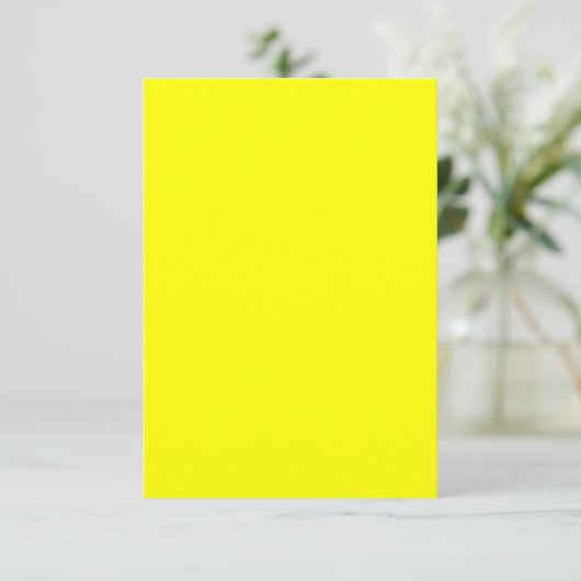 Gelbe flache Karte zur Vorabanzeige des Hochzeitst (Stehend Vorderseite)