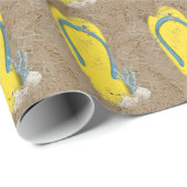 gelbe Flip-Flops im Sand Geschenkpapier (Rolleneckpunkt)