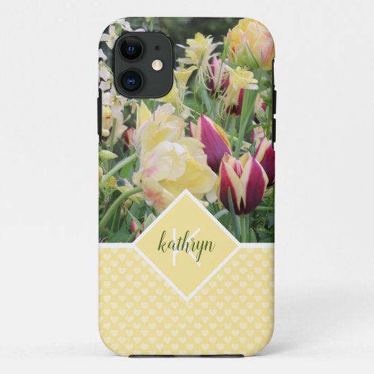Gelbe Frühlingsblumen und Personalisierte Herzen Case-Mate iPhone Hülle (Rückseite)