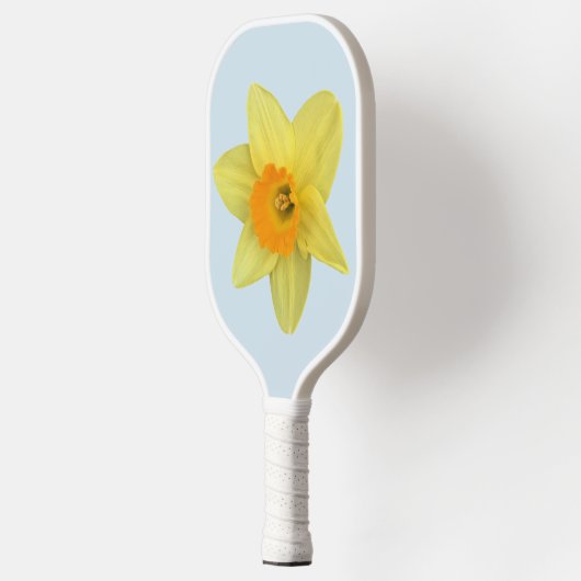 Gelbe Frühlingsdaffodien auf blass blau Pickleball Schläger (Links)