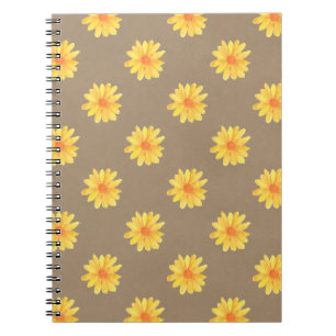 Gelbe Gänseblümchen auf Packpapier-Notizbuch Notizblock