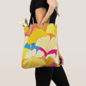 Gelbe Gingko-Blätter, nahtloses Muster. Tasche (Von Nahem)