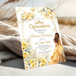 Gelbe goldene Tiara Floral Schmetterling Quinceañe Einladung