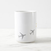 Gelbe graue Flugzeug Flugzeuge Fly Airways Kaffeetasse (Mittel)