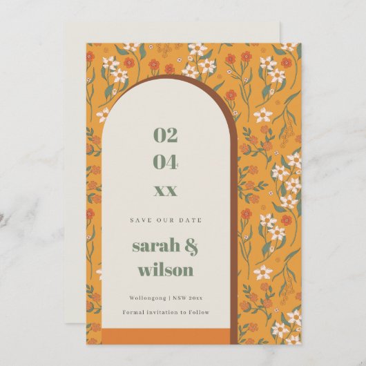 Gelbe Groovy Retro Arch Floral Save the Date Karte (Vorne/Hinten)