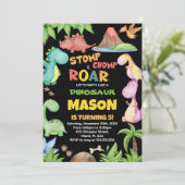 Gelbe grüne Dinosaurier Geburtstagseinladungen Einladung (Stehend Vorderseite)