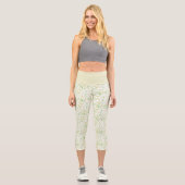 Gelbe Grüne Natur Fern Leaf Muster auf Weiß Capri Leggings (Vorderseite)