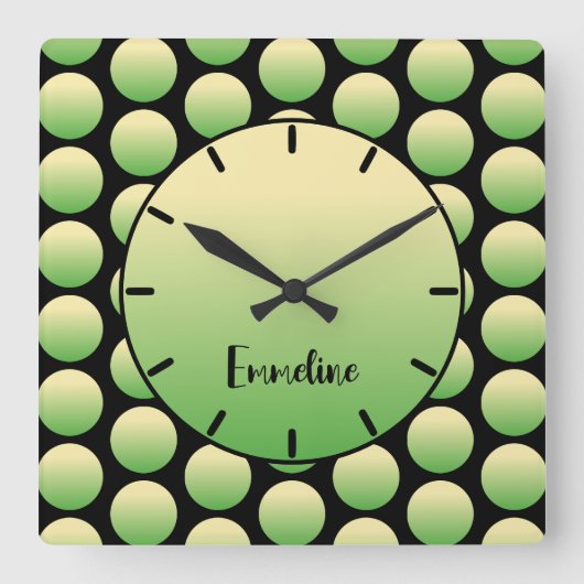 Gelbe grüne Punkte schwarze Skriptbezeichnung Typo Quadratische Wanduhr (Vorderseite)