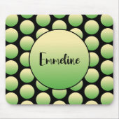 Gelbe grüne Retro-Punkte auf schwarz mit Skriptnam Mousepad (Vorne)