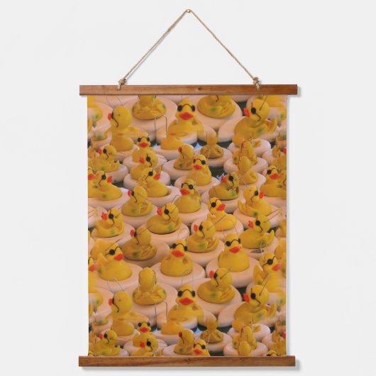 Gelbe Gummienten Wandteppich Mit Holzrahmen (Vorderseite)