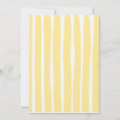 Gelbe handgeschriebene Pinstripes Whimsical-Hochze Einladung (Rückseite)