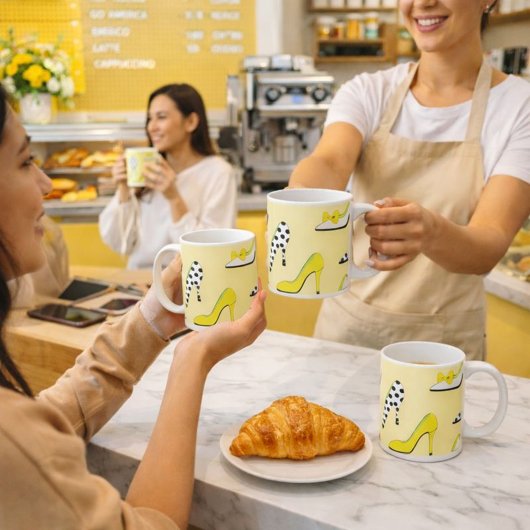 Gelbe Heelse Lady Chic Kaffeetasse