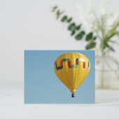 Gelbe Heißluftballon Vintage Postkarte (Stehend Vorderseite)