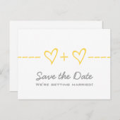 Gelbe Herzäquivalenz Save the Date Postkarte (Vorne/Hinten)