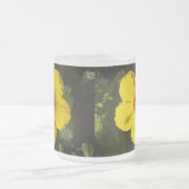 Gelbe Hibiskus Blume Mattglastasse (Mittel)