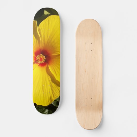 Gelbe Hibiskus Blume Skateboard (Vorderseite)