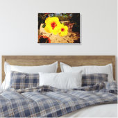 Gelbe Hibiskus Leinwand (Insitu (Schlafzimmer))