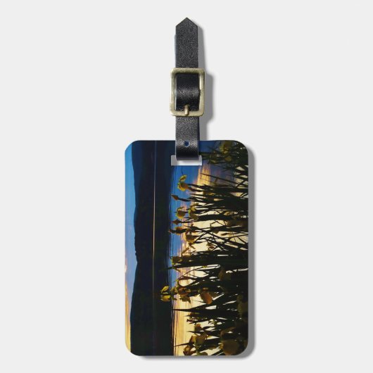 Gelbe Iris am Ufer des Arrowhad-Sees Gepäckanhänger (Vorderseite vertikal)