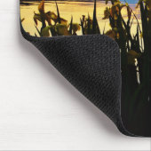 Gelbe Iris am Ufer des Arrowhad-Sees Mousepad (Ecke)