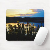 Gelbe Iris am Ufer des Arrowhad-Sees Mousepad (Mit Mouse)