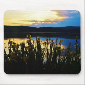 Gelbe Iris am Ufer des Arrowhad-Sees Mousepad (Vorne)