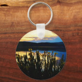 Gelbe Iris am Ufer des Arrowhad-Sees Schlüsselanhänger (Vorderseite)