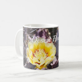 Gelbe Kaktus-Blume im Federmauskissen Kaffeetasse