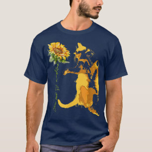 Gelbe Katze auf dem Rücken  T-Shirt