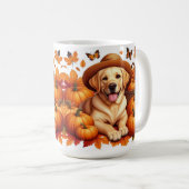 Gelbe Labrador mit Strohhutpumpen und Herbstleaf Kaffeetasse (VorderseiteRechts)