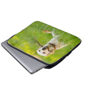 Gelbe Labrador-Plays mit Stick Laptopschutzhülle (Vorne Knopf)