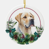 Gelbe Labrador Retriever Evergreen Berry Wreath Keramik Ornament (Vorne)