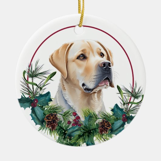 Gelbe Labrador Retriever Evergreen Berry Wreath Keramik Ornament (Vorne)
