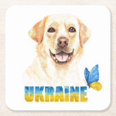 Gelbe Labrador und Schmetterling in der Ukraine Rechteckiger Pappuntersetzer (Vorderseite)