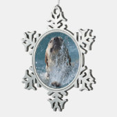 Gelbe Labrador zum Schwimmen Schneeflocken Zinn-Ornament (Rechts)