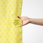 Gelbe Latticework, Quatrefolie, marokkanische Trel Schal<br><div class="desc">Elegantes,  stilvolles und raffiniertes marokkanisches Trellis-Muster in gelber Farbe. Modernes und trendiges Geschenk,  perfekt für den Liebhaber von Latticework in Ihrem Leben.</div>