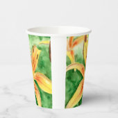 Gelbe Lilien im Gartenposter Pappbecher (Links)