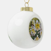 Gelbe Lilly Keramik Kugel-Ornament (Links)
