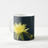 Gelbe Lotus-Wasserlilien Kaffeetasse (Vorderseite Links)