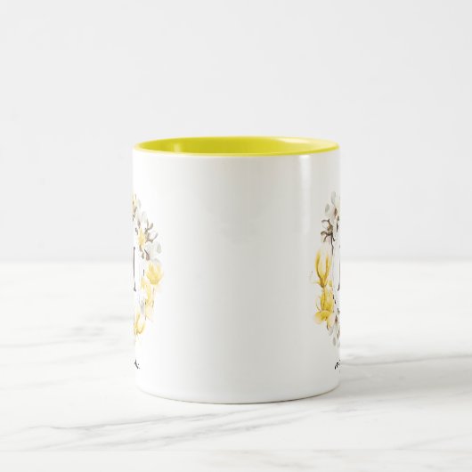 Gelbe Magnolienblüte Monogramm Zweifarbige Tasse (Mittel)