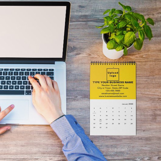 Gelbe Markenbezeichnung für den Kalender