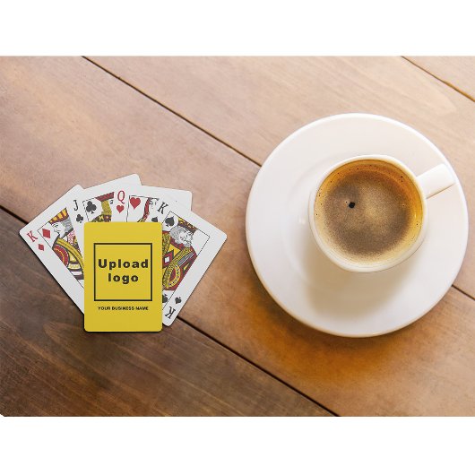 Gelbe Markenbezeichnung für Spielkarten