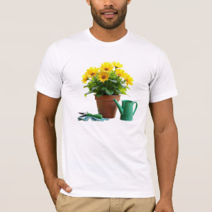 Gelbe Milchprodukte in Blume Pot mit Gartenwerkzeu T-Shirt