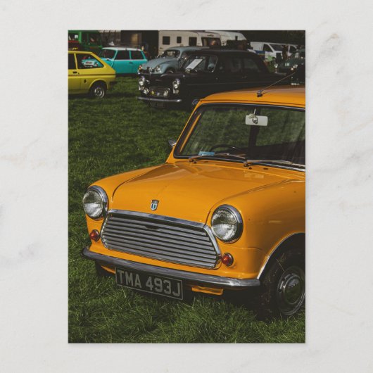 Gelbe Mini Cooper Oldtimer Postkarte (Vorderseite)