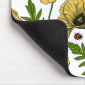Gelbe Mohn und Ladybugs Mousepad (Ecke)