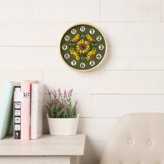 Gelbe Orangenblüte mit Grün und Braun Uhr